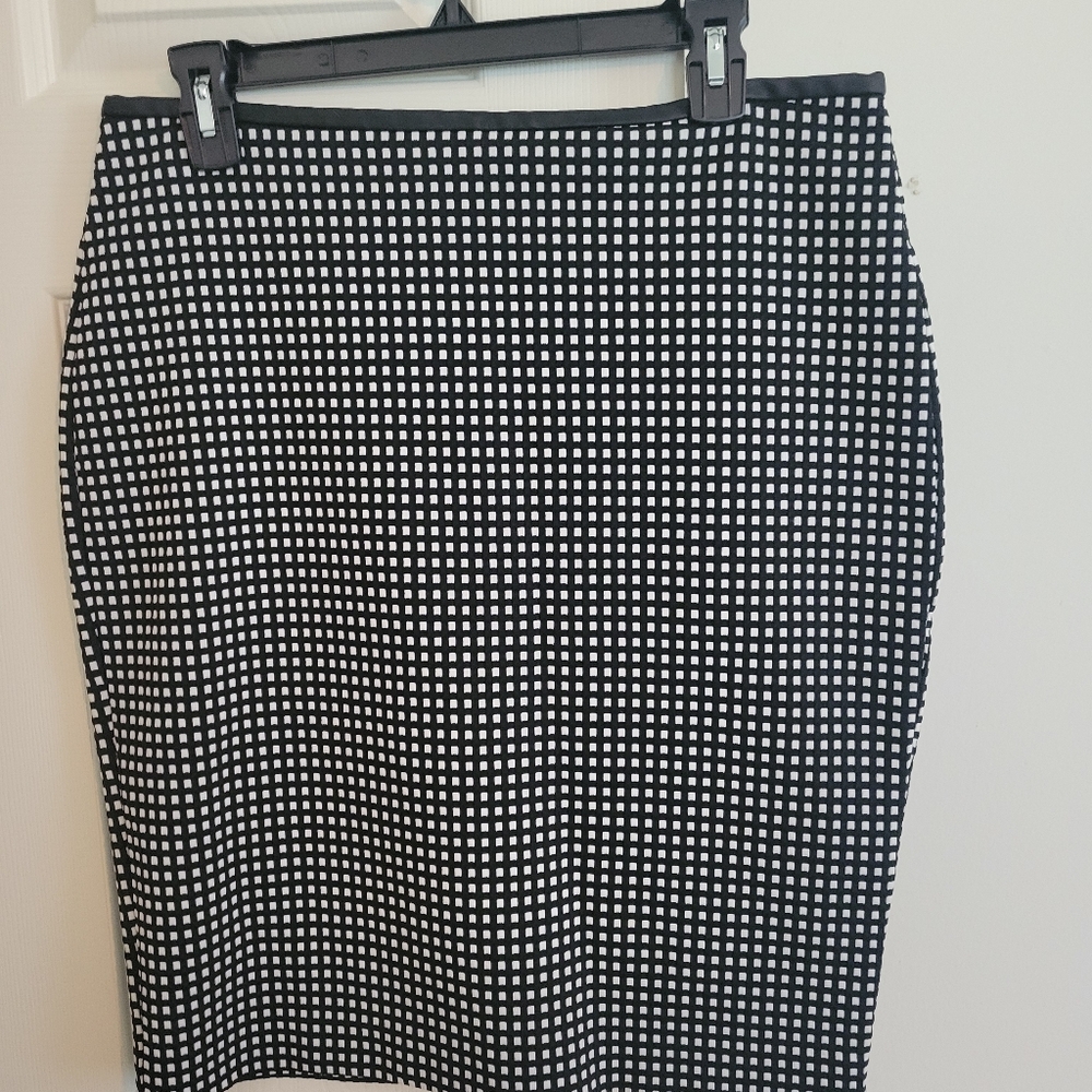Express stretchy pencil skirt with leather trim
